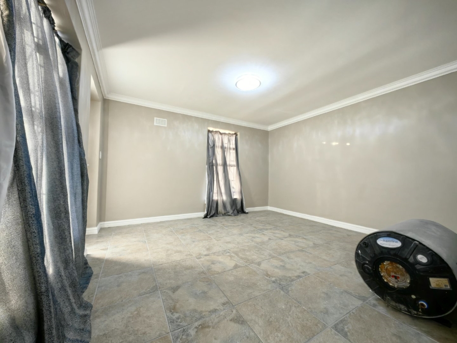 3 Bedroom Property for Sale in Portlands Western Cape